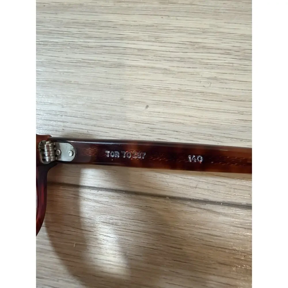 Titmus eyeglasses eye